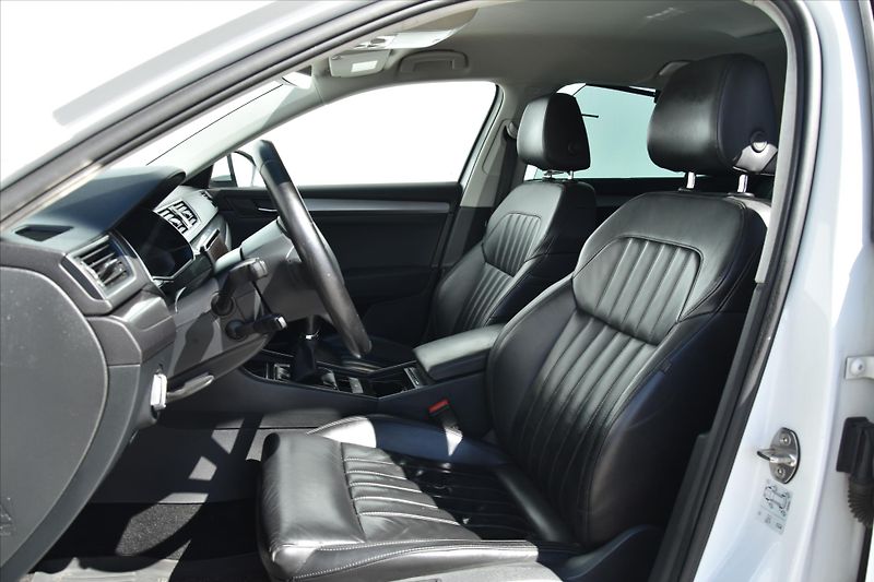 Škoda Superb 2.0TDi BIXENON KŮŽE ACC ČR - fotka 10 z 29