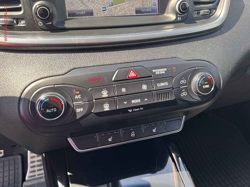 Kia Sorento (2017) 2.2CRDi 4x4, ČR, AT, bixen - fotka 12 z 15