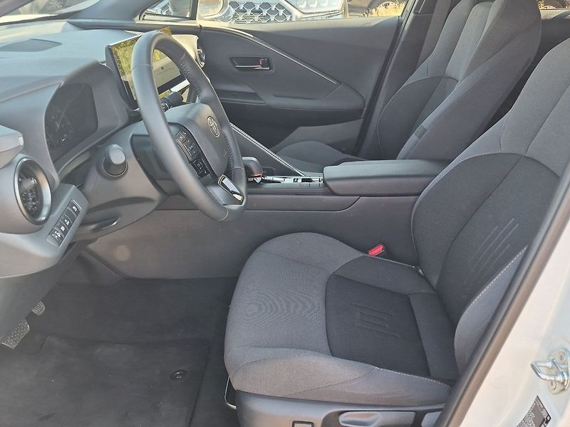 Toyota C-HR Style         NG23 2.0L PHEV C - fotka 9 z 26
