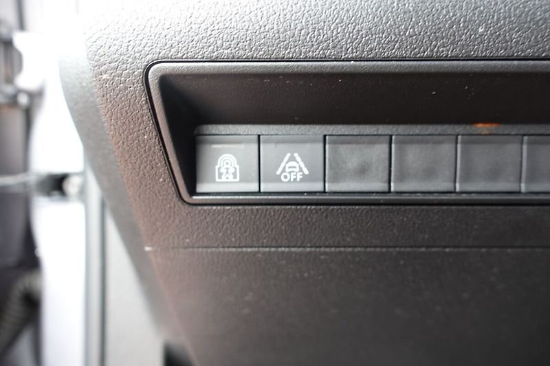 Toyota ProAce City 1.5 D4-D 130 - 6 MT Family L1 - fotka 19 z 31