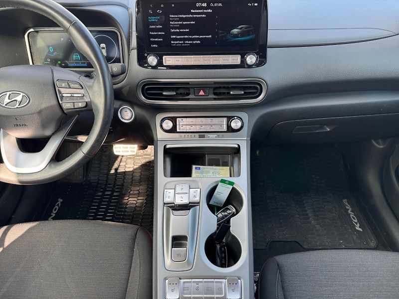 Hyundai Kona (2023) EDITION ELECTRIC 64kWh CZ DPH - fotka 10 z 11