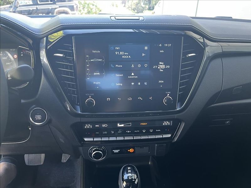 Isuzu D-Max 1,9 Double Cab  6AT V-Cross 4x - fotka 16 z 27