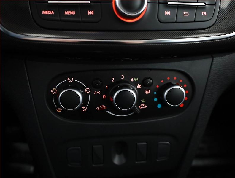 Dacia Logan (2019) 1.0 SCe, ČR,1.maj, Serv.kniha - fotka 10 z 15