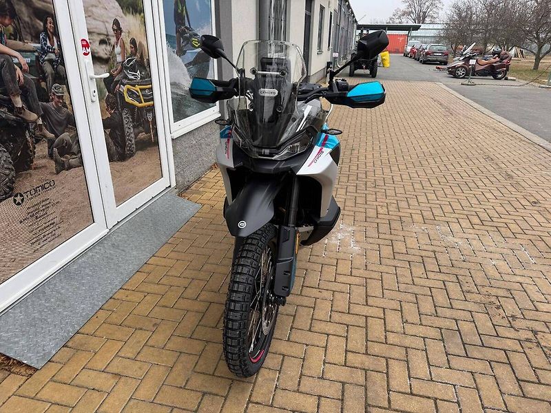 CFMOTO 800 MT (2025) 800MT-X EU5+ SKLADEM - Akce na - fotka 4 z 6