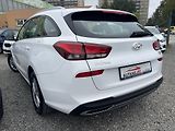 Hyundai i30 1.6d 4/2022 NEHAV-NAVI-DPH-ČR! - náhled 9