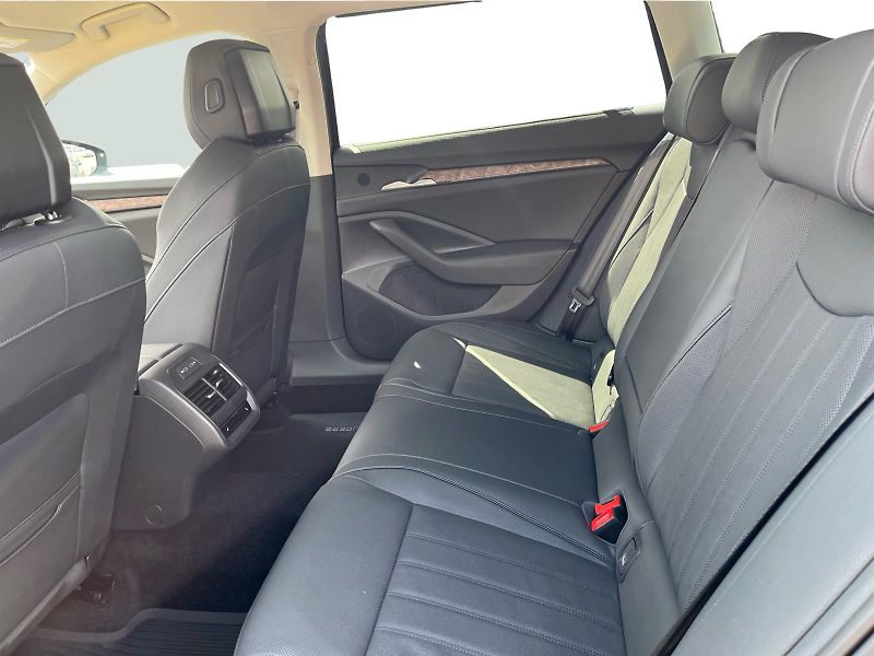 Škoda Superb L&K 2.0TDI 142kW 4X4 A7A - fotka 12 z 27