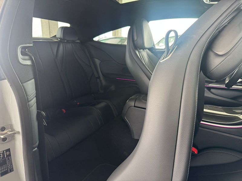 Mercedes-Benz CLE 300 4MATIC kupé - fotka 19 z 19