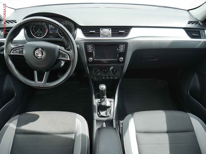 Škoda Rapid (2018) 1.0 TSI, 2.maj,ČR, AC - fotka 8 z 21