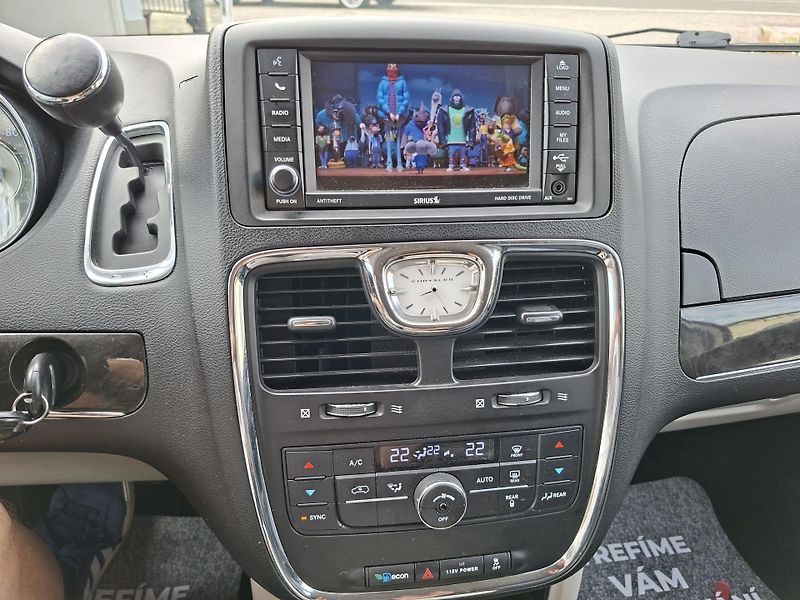 Chrysler Town & Country (2014) 3,6L 7míst, LPG, tažné, 2xkola - fotka 26 z 35
