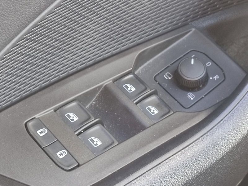 Škoda Octavia (2023) Combi Style Comfort 2,0 tdi 11 - fotka 26 z 42