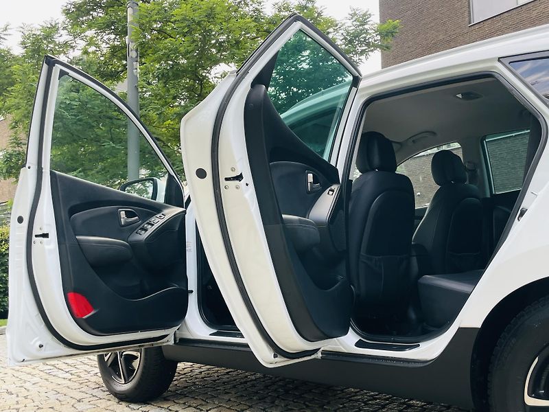 Hyundai ix35 2.0i 4x4 1MAJIITEL KAMER TAŽNÉ - fotka 22 z 46