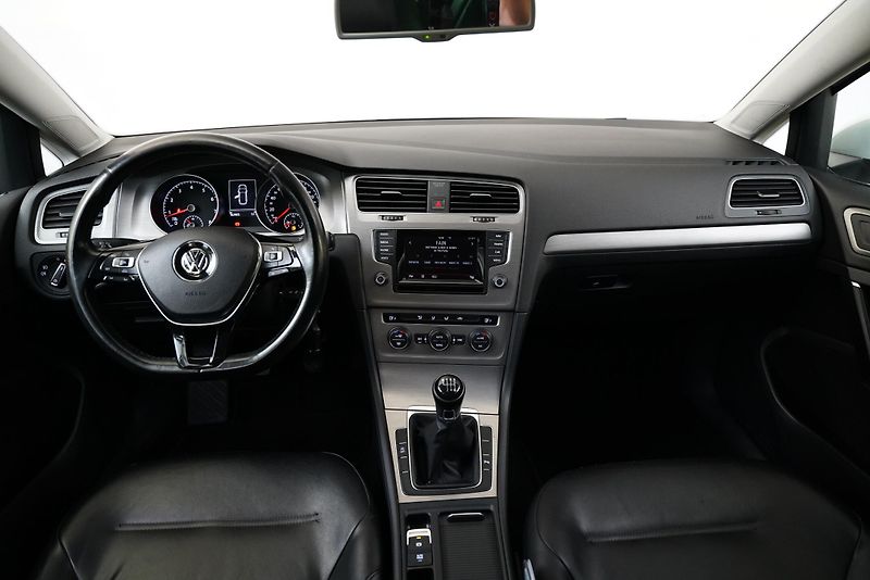 Volkswagen Golf - fotka 5 z 26