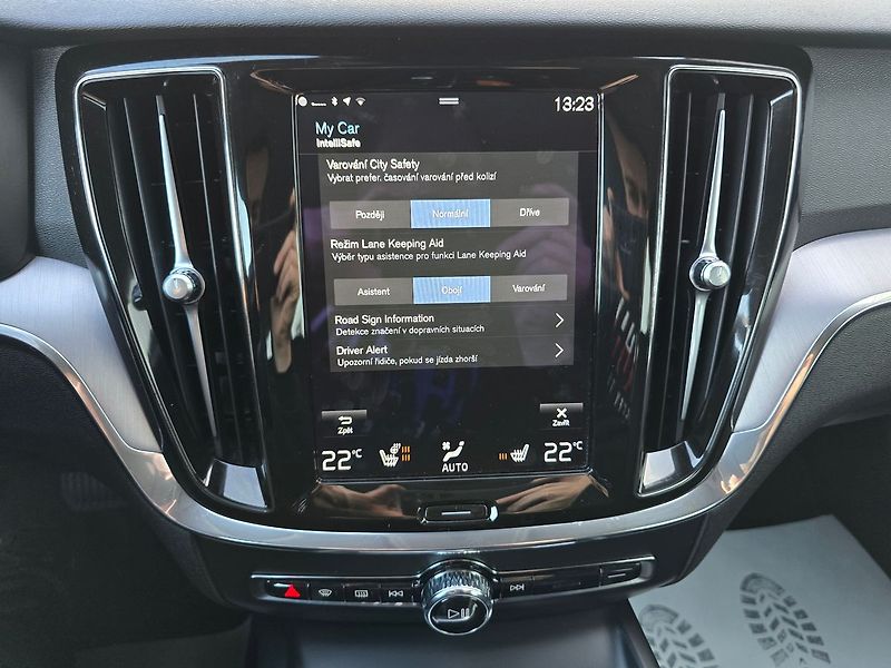 Volvo V60 184kW B5 4x4 CROSS COUNTRY - fotka 18 z 50