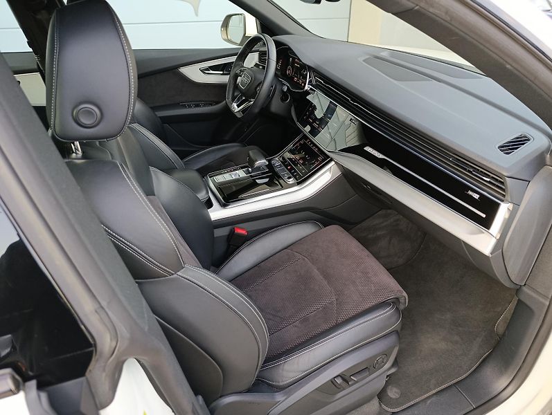 Audi Q8 50TDI QUATTRO S-LINE ČR DPH - fotka 16 z 31