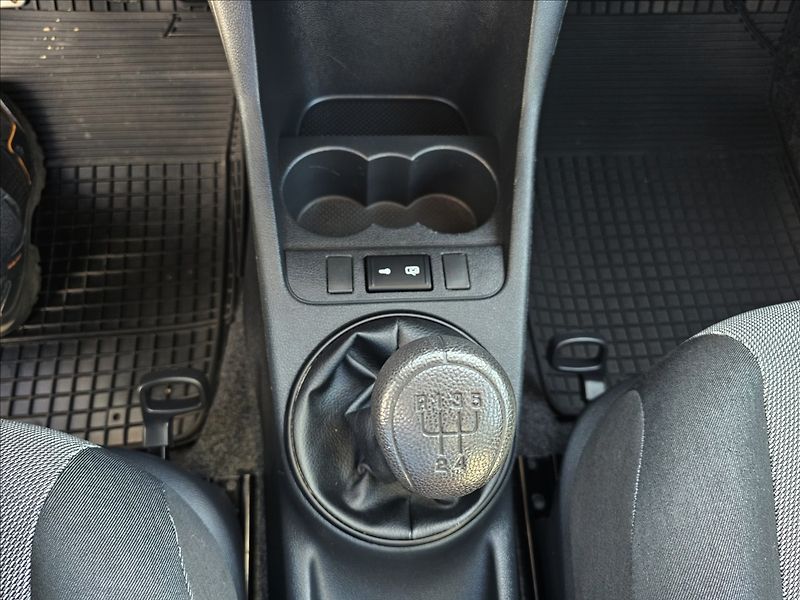 Škoda Fabia II 1,2TSi 63KW CLASIC KLIMA - fotka 18 z 38
