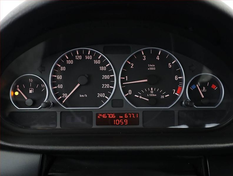 BMW Řada 3 (2004) 316 i, po STK, jezdí skvěle - fotka 8 z 15