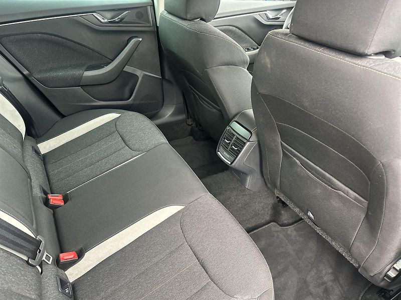 Škoda Scala (2024) 1.0 TSI Top Selection - fotka 10 z 26