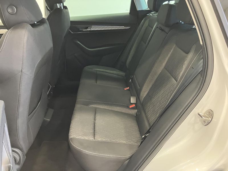 Škoda Karoq 2.0 TDI 85kW Style DSG A7 85kW - fotka 10 z 36