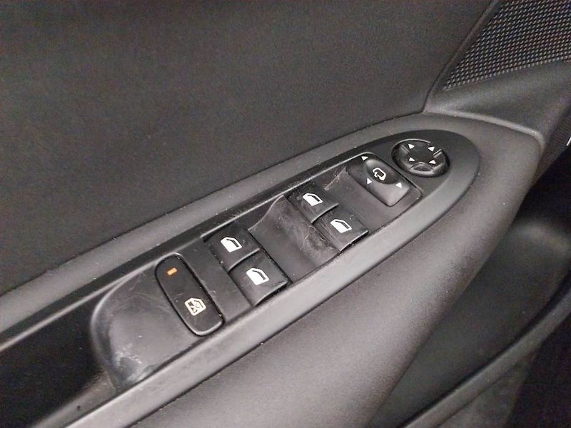 Citroën C4 (2011) 1.6 VTi, nová STK, Tažné - fotka 15 z 18