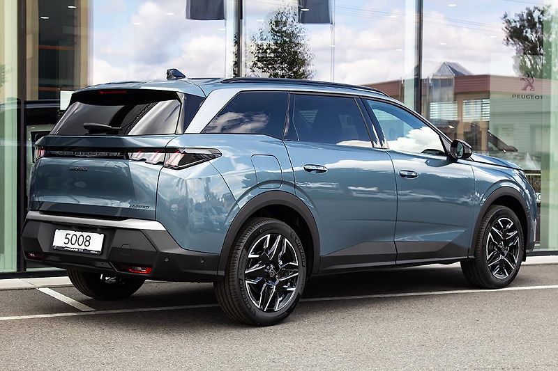 Peugeot 5008 (2026) 1,2 ALLURE Hybrid 145 e-DCS6 - fotka 5 z 18