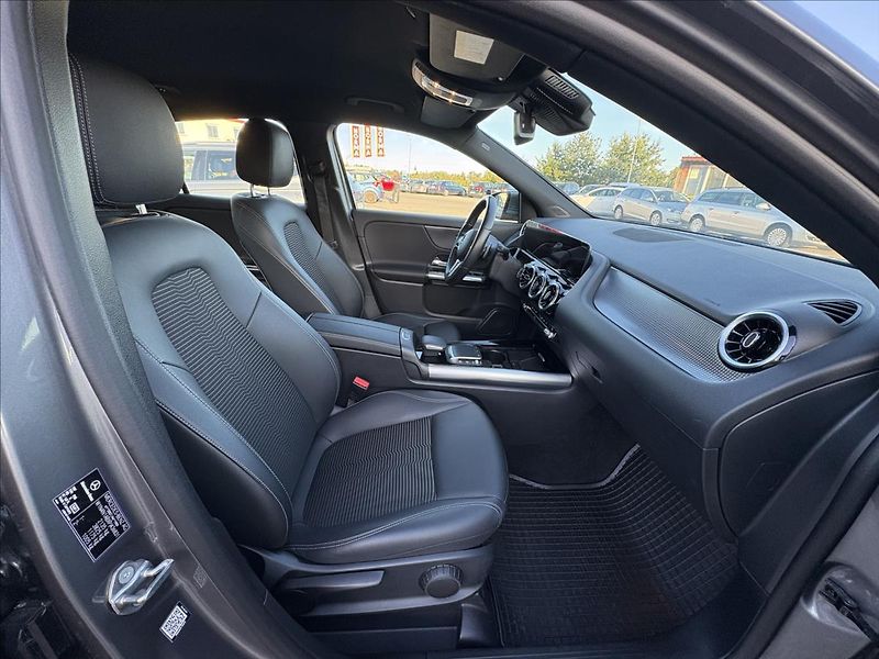 Mercedes-Benz GLA 2,0 2.0d AT,Full Led,Nav,Výhře - fotka 26 z 35