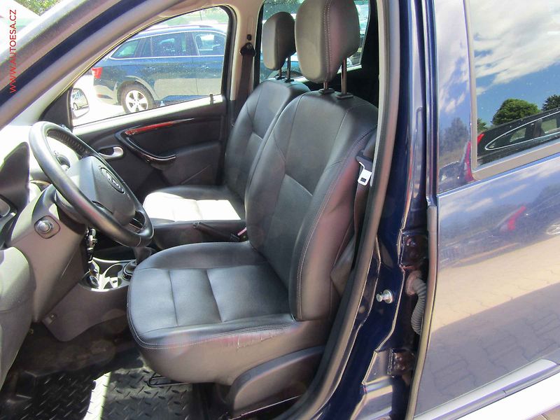 Dacia Duster (2011) 1.6i 4x4, servis.kniha, AC - fotka 9 z 16