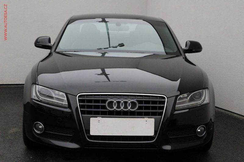 Audi A5 (2010) 2.0 TFSi quattro, S-line - fotka 2 z 3
