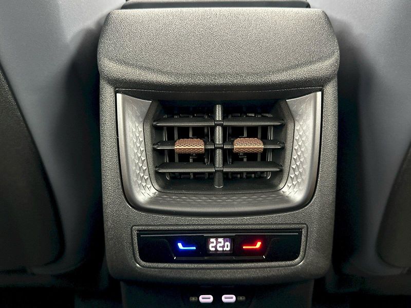 Cupra Terramar (2026) VZ 2.0 TSI 195kW 4x4 DSG - fotka 29 z 33