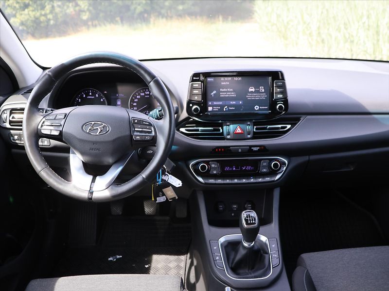 Hyundai i30 1,0 T-GDI 88kW Smart 1.Maj DPH - fotka 17 z 31