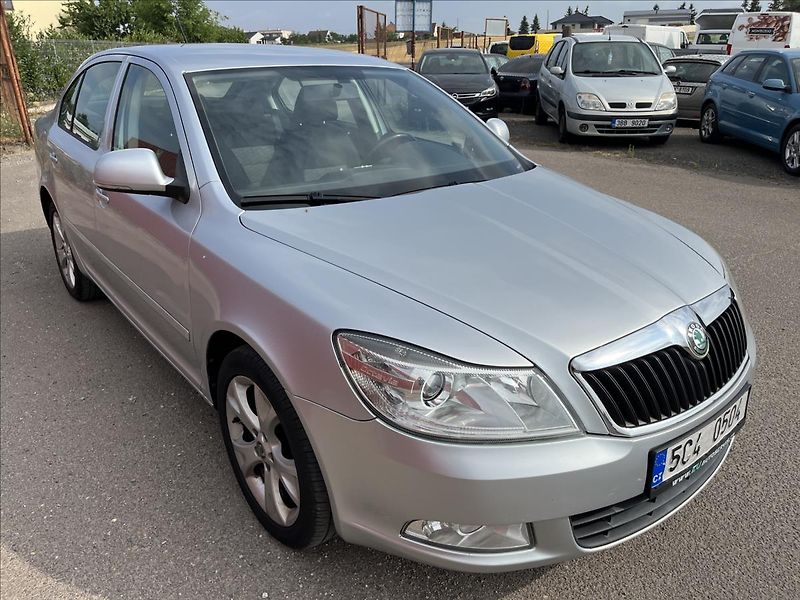 Škoda Octavia 1,6 TDi KLIMA ROZVODY SERVIS - fotka 3 z 34