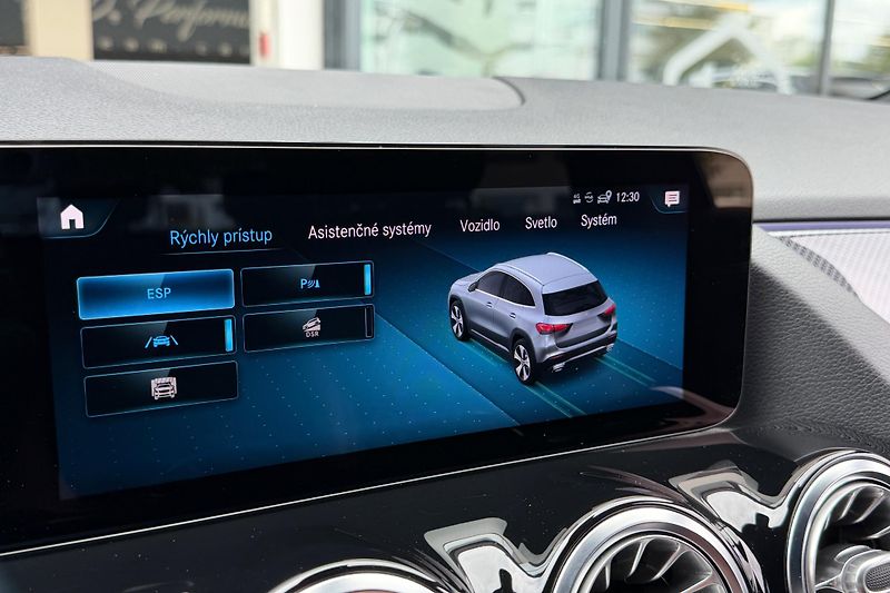 Mercedes-Benz GLA (2021) GLA 220d 4Matic AMG Line - fotka 98 z 121