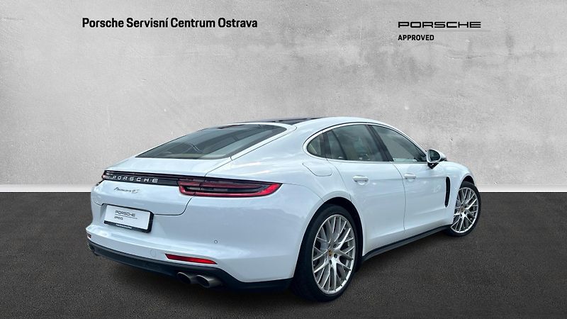 Porsche Panamera 4S Diesel 3956ccm  310kW 422PS - fotka 6 z 30