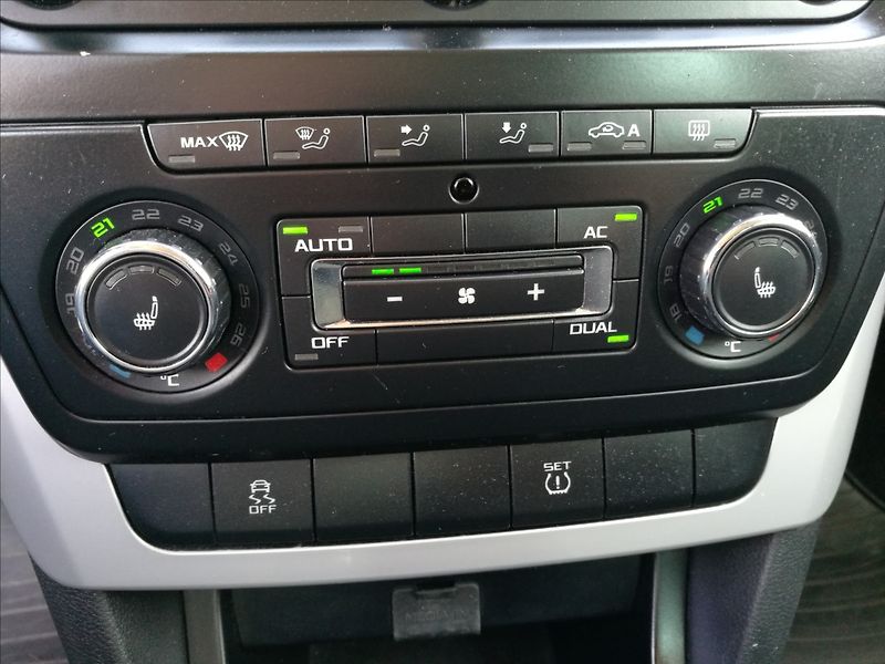 Škoda Yeti 1,2 TSI Ambiente - fotka 7 z 16