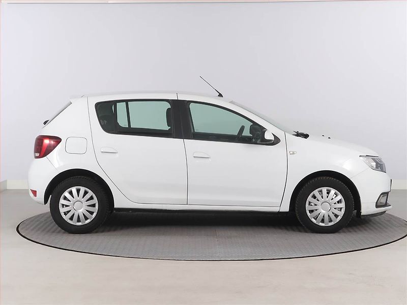 Dacia Sandero (2021) 1.0 TCe, LPG, ČR,1.maj - fotka 6 z 12