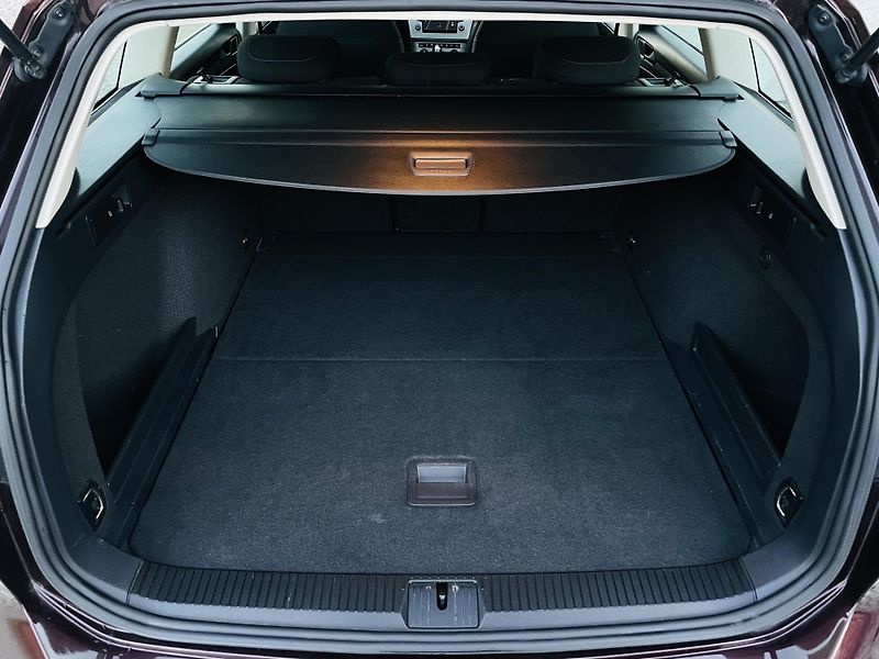 Volkswagen Passat 1.4TSI AUT TAŽNÉ SERVISKA LED - fotka 20 z 49
