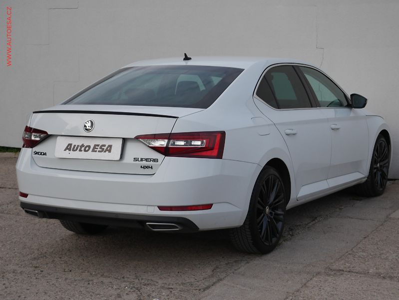 Škoda Superb (2015) 2.0 TDi 4x4, ČR, DSG - fotka 6 z 18