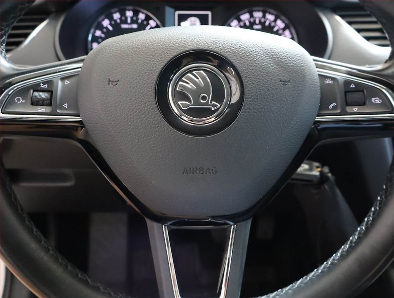 Škoda Octavia (2017) 1.6 TDI, Serv.kniha, Tempomat - fotka 17 z 17