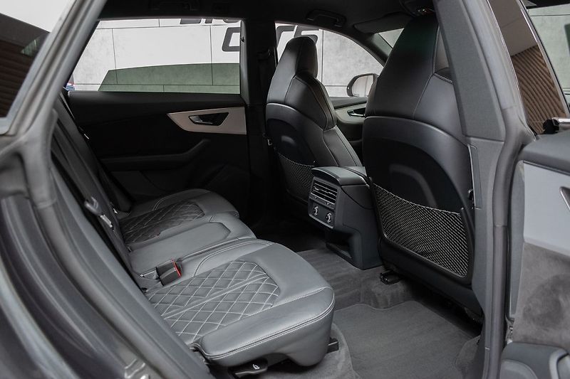 Audi Q8 50TDI S-LINE*4x4*AIR*KESSY*DPH - fotka 14 z 45