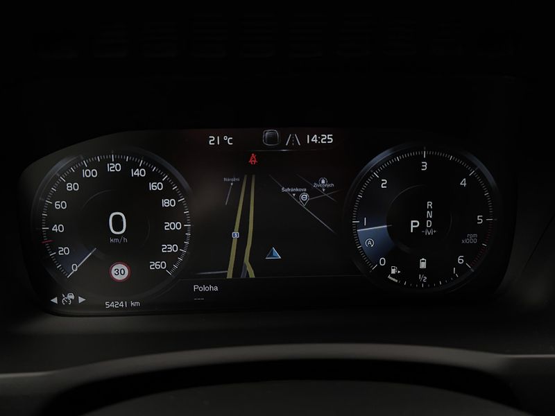 Volvo XC90 B5 AWD INSCRIPTION AUT CZ - fotka 16 z 55