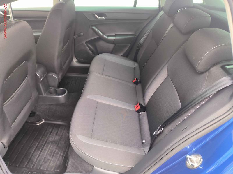 Škoda Rapid (2015) 1.2 TSI, 2.maj,ČR, Klima - fotka 10 z 16