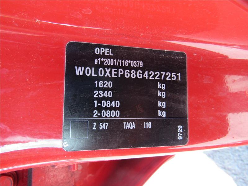 Opel Corsa 1,2 i 51kW - fotka 25 z 29