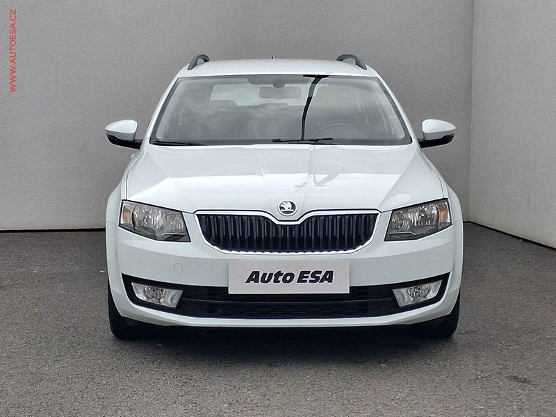Škoda Octavia (2015) 1.6 TDi, Style, park. čidla - fotka 2 z 17