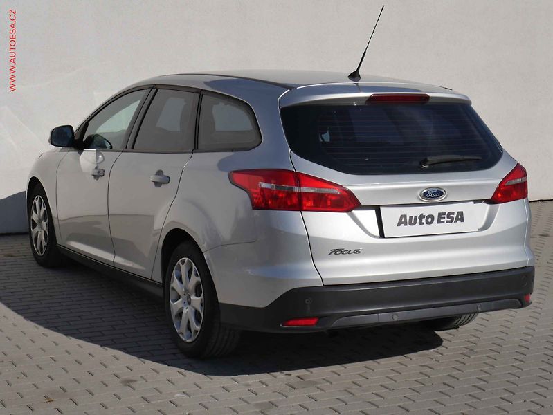 Ford Focus (2015) 1.5 TDCi, ČR, AC, temp - fotka 6 z 20