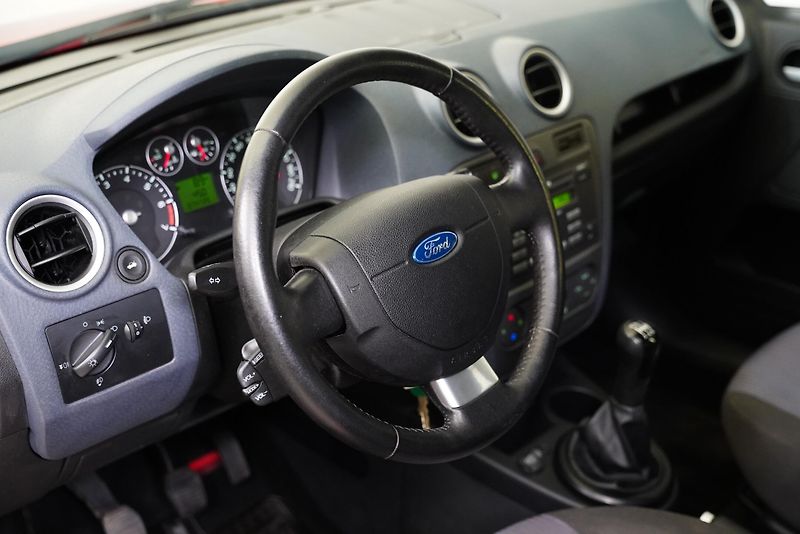 Ford Fusion - fotka 14 z 21