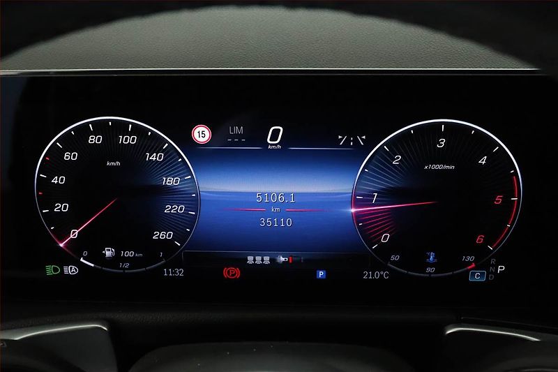 Mercedes-Benz GLB (2024) 200 d 4MATIC - fotka 9 z 20