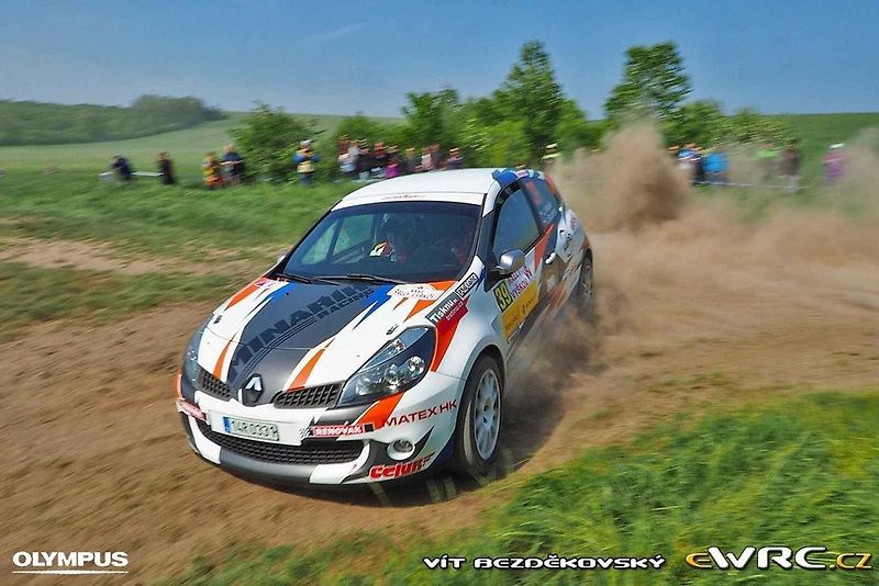 Jiří Hladík se svým zbrusu novým vozem Renault Clio Rally5 Phase II.