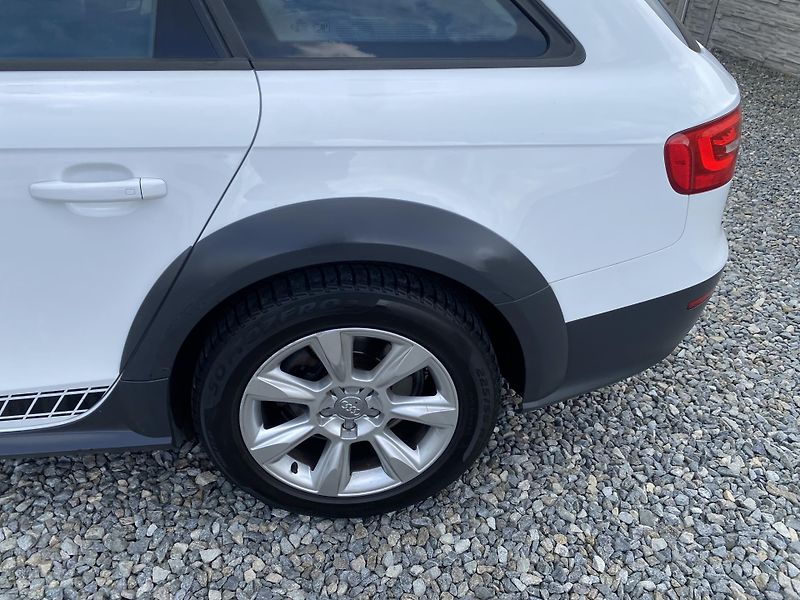 Audi A4 Allroad 2.0TDi 190PS 4x4 AUT SERVIS 1A - fotka 33 z 151