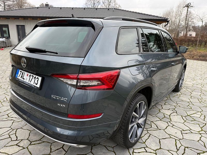 Škoda Kodiaq (2019) 2.0TDI 140KW 4x4 SPORTLINE - fotka 2 z 17