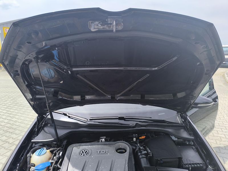 Volkswagen Golf (2010) 2.0 TDi 4x4 ČR,DOLOŽENÉ KM - fotka 23 z 25