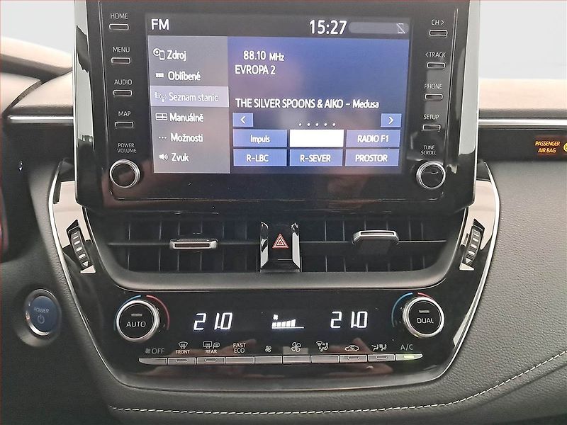 Toyota Corolla (2020) 1.8 Hybrid - fotka 12 z 17